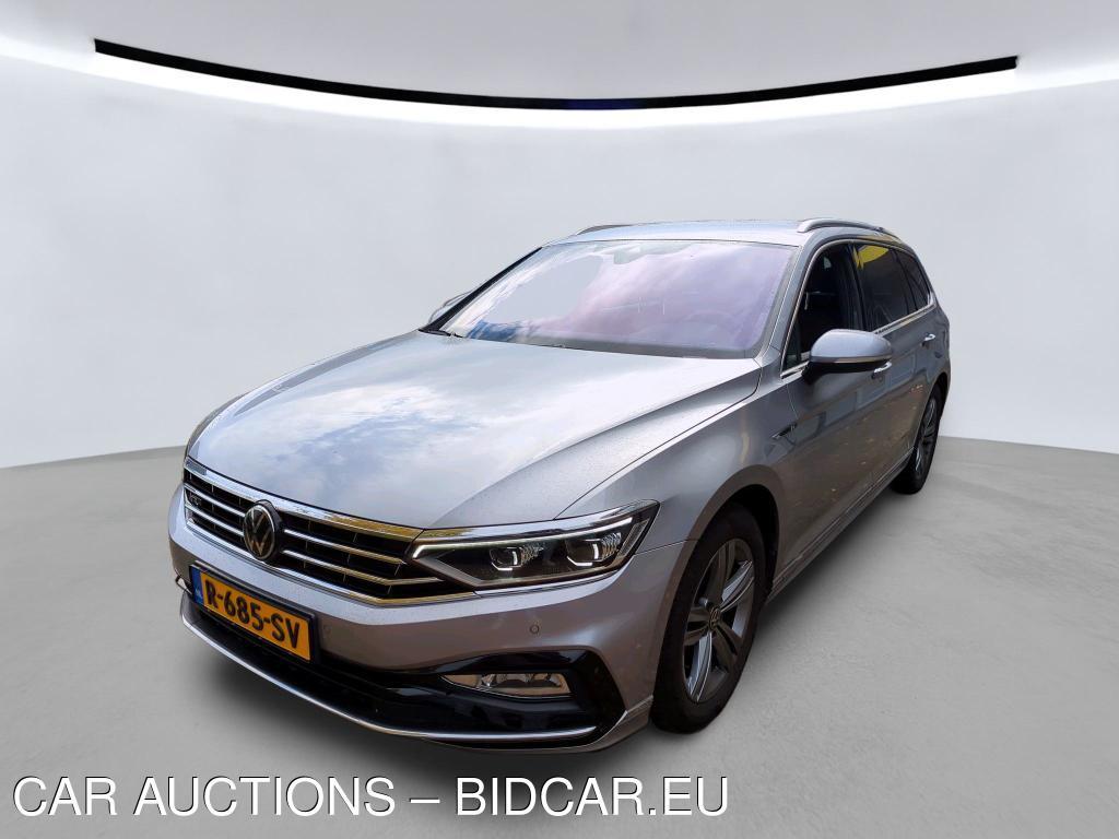Volkswagen Passat variant 1.5 TSI 150PK DSG R-LINE BUSINESS+ TREKHAAK, 2022