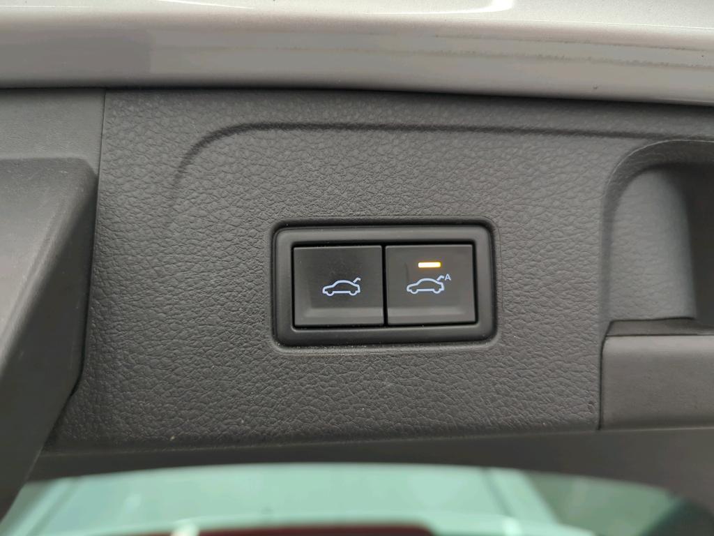 Volkswagen PASSAT 2.0 TDI SCR 150PS ELEGANCE DSG