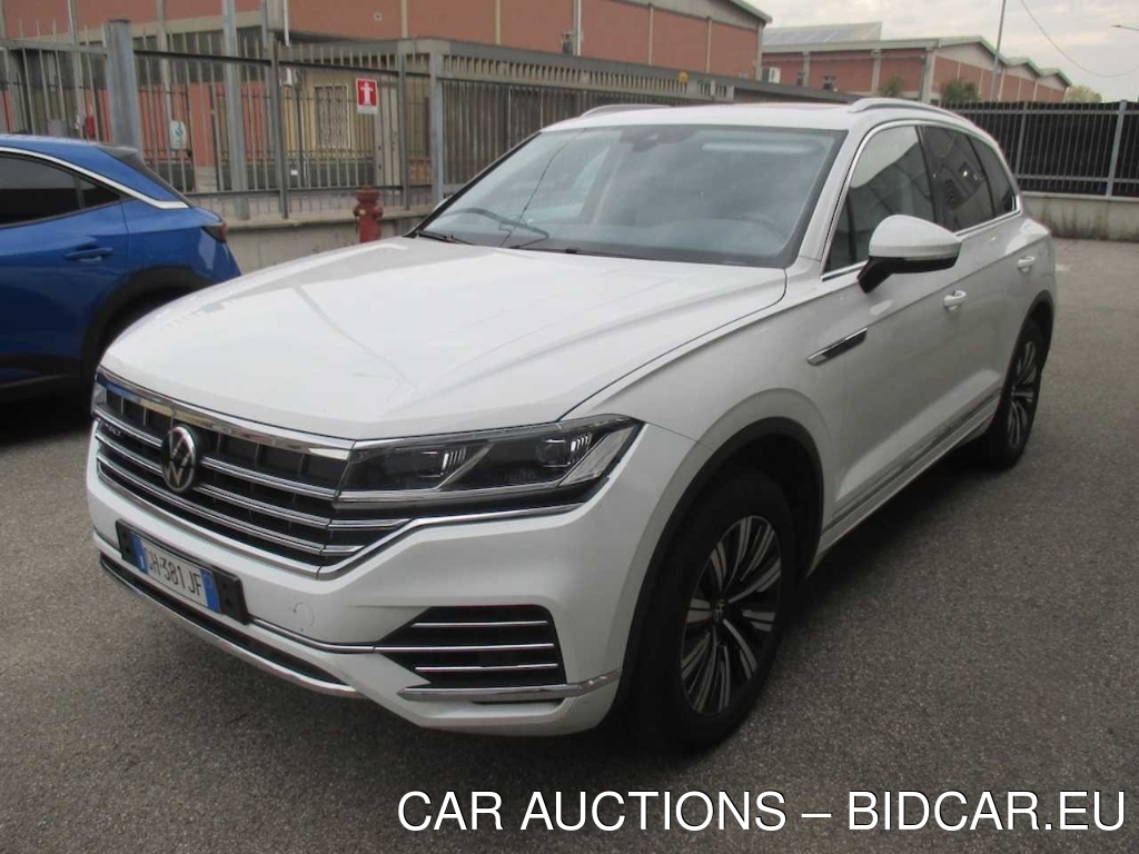 Volkswagen Touareg 3.0 V6 TSI eHYBRID Elegance, 2021