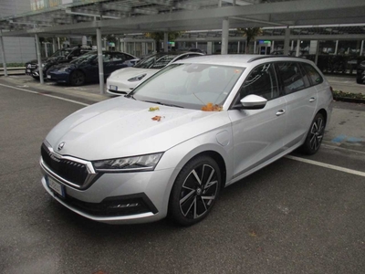 Skoda OCTAVIA WAGON 1.4 TSI PLUG-IN HYBRYD EXECUTIVE DSG, 2021