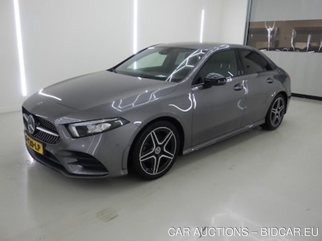 Mercedes-Benz A-klasse limousine A 200 163pk 7G-DCT Business Solution AMG