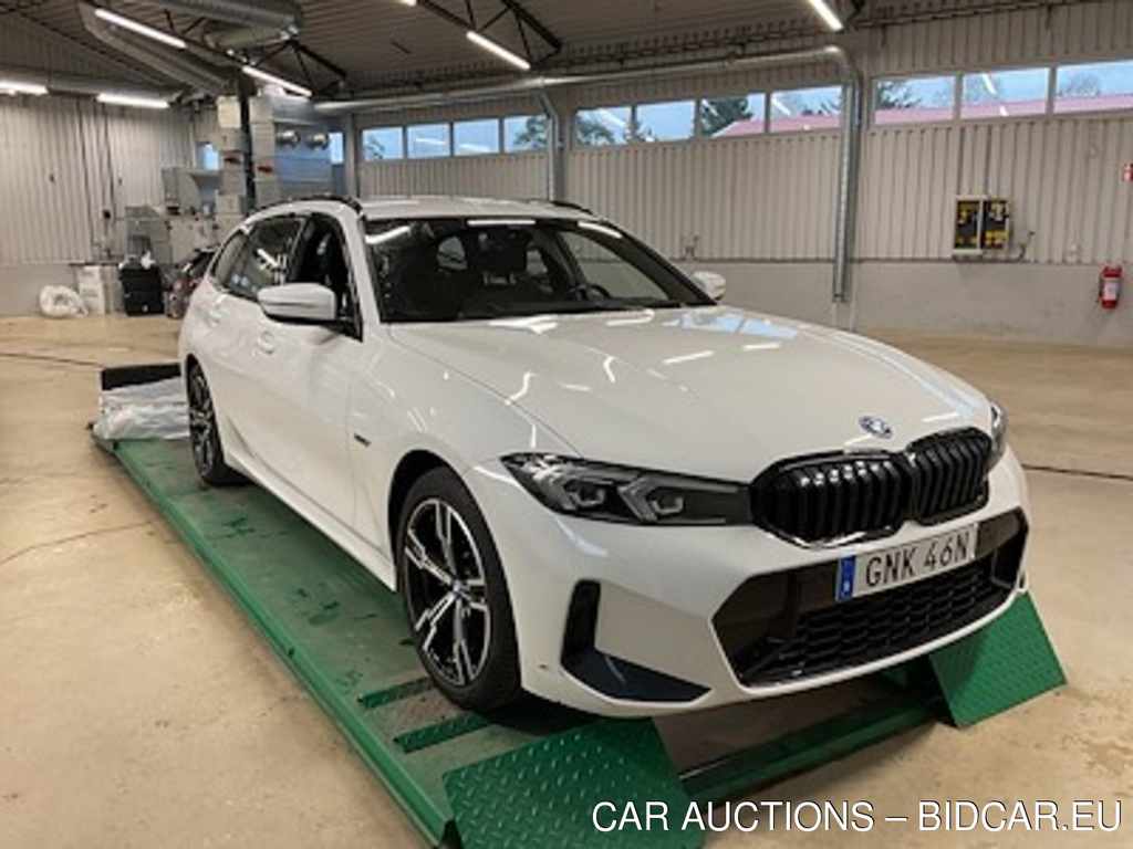 BMW Series 3 330e xDrive Touring M Sport HiFi Rattvarme