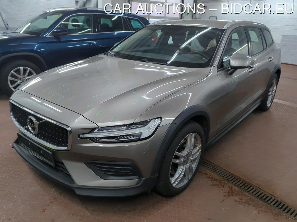 Volvo V60 CROSS COUNTRY B4 D AWD GEARTRONIC, 2022