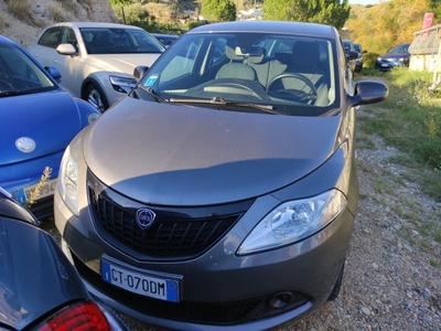 Lancia Ypsilon 1.0 FireFly 70cv Hybrid Oro, 2024