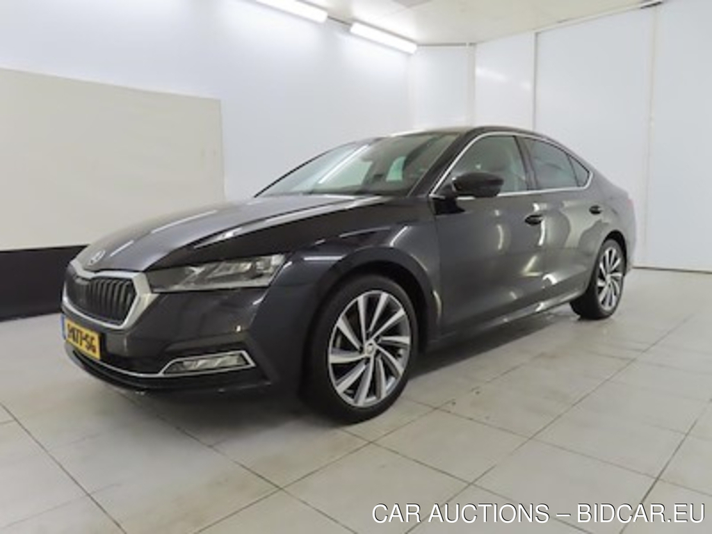 Skoda OCTAVIA 1.5 TSI Greentech First Edition 5d