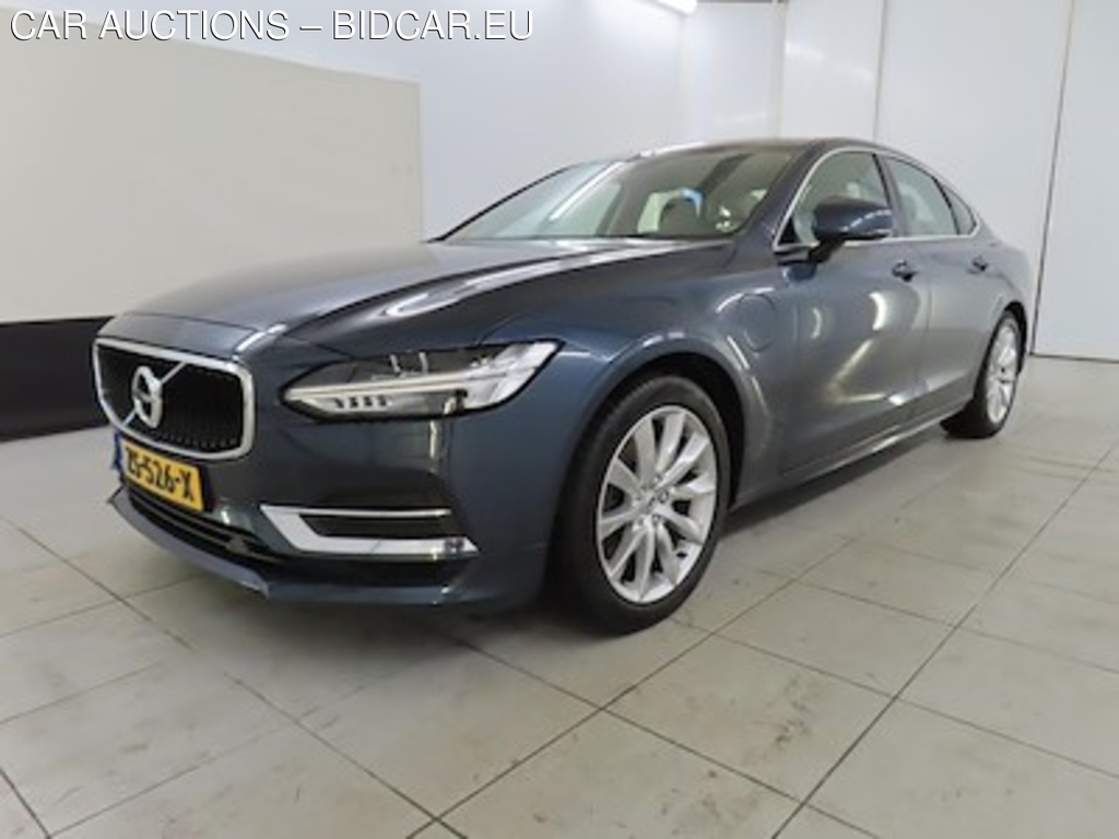 Volvo S90 T8 Twin Engine AWD Geartronic Momentum 4d
