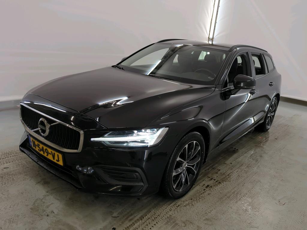 Volvo V60 2.0 B3 MOMENTUM, 2022