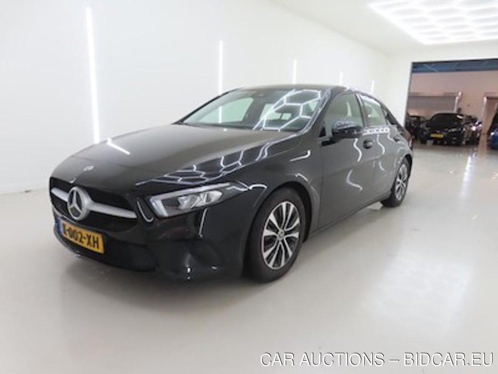 Mercedes-Benz A-klasse limousine A 180 7G-DCT Business Solution 4d