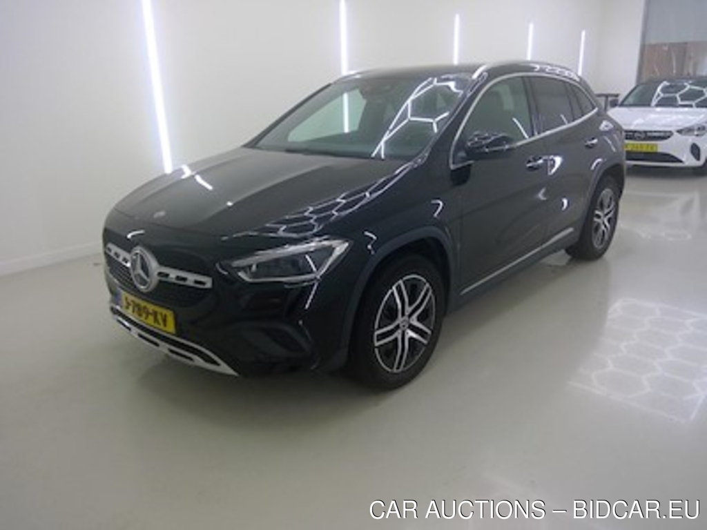 Mercedes-Benz GLA GLA 200 DCT Business Solution Luxury 5d