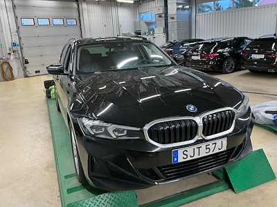 BMW 3-SERIE 330e xDrive Touring Drag Parking assistant