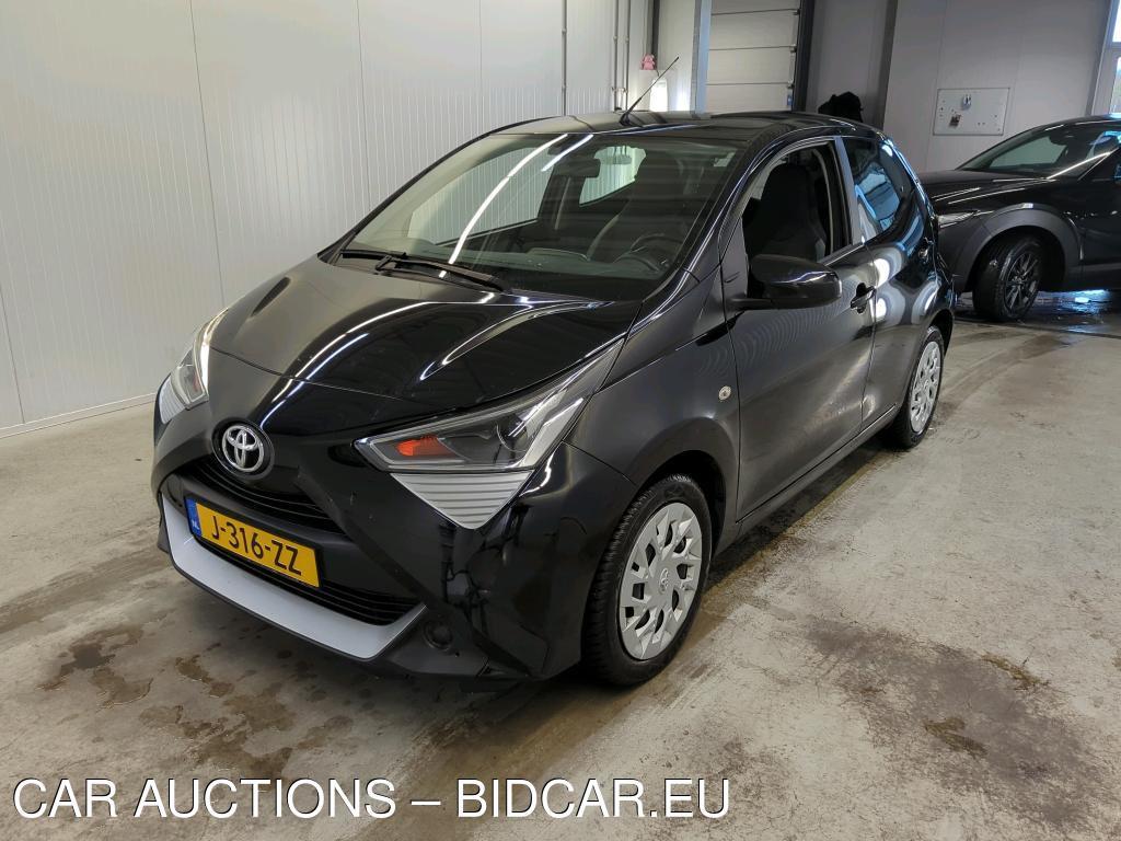 Toyota Aygo 1.0 VVT-i 53kW X-Play, 2020