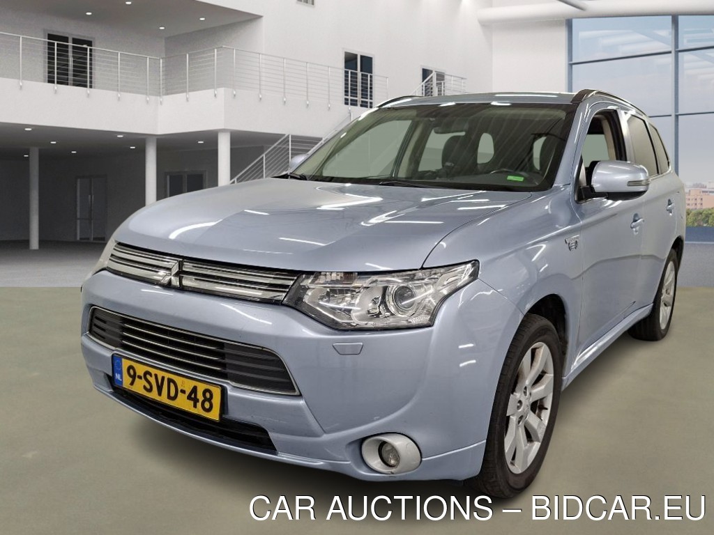 Mitsubishi Outlander 2.0 PHEV INSTYLE LPG (NOT FOR EXPORT), 2013