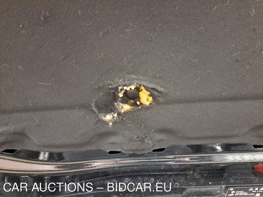 BMW Serie1-f40 REEKS HATCH 116DA (85 KW) 5D, 2021