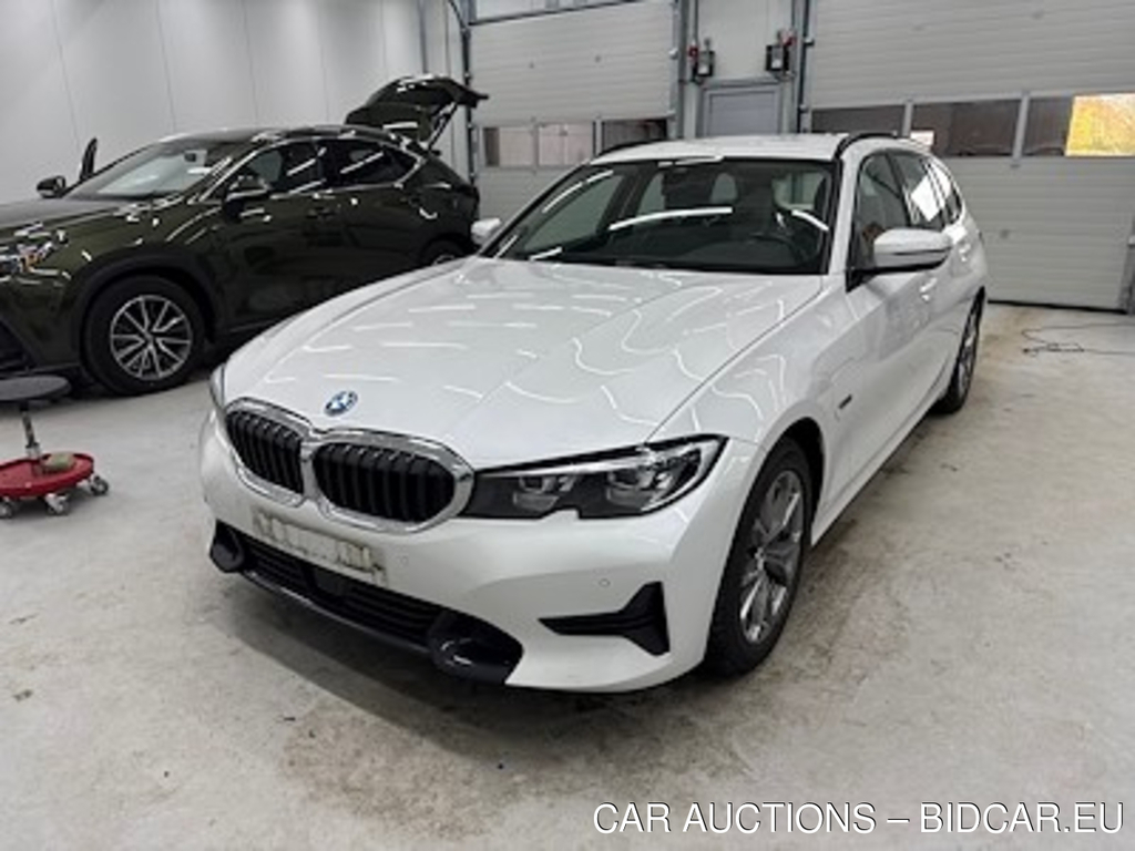 BMW Series 3 330e F Sport Line Touring Auto UA!
