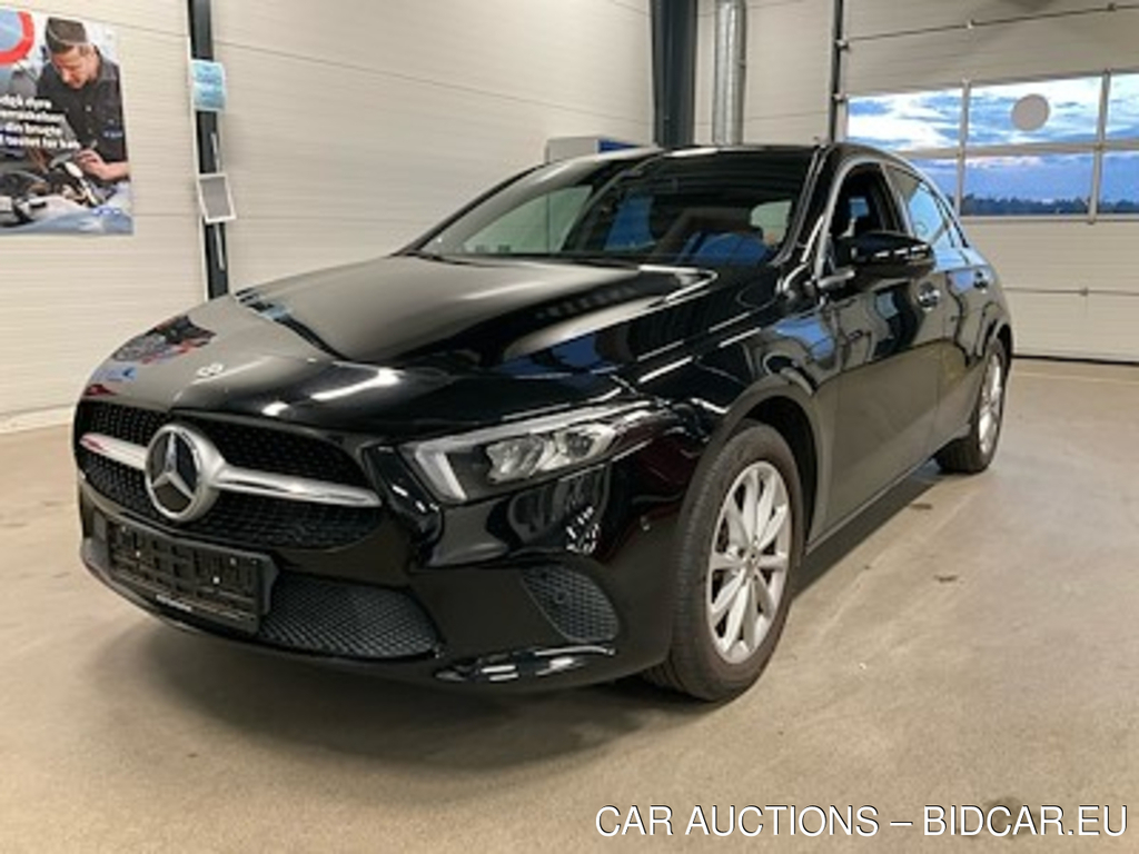 Mercedes-Benz A-KLASSE 1.3 A 250 E DCT UA!