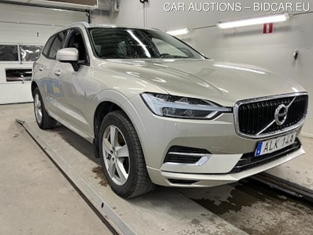 Volvo XC60 T8 AWD Momentum Edition VOC Drag Panorama