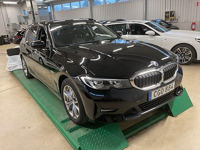 BMW Series 3 330e xDrive Touring Sport Line Shadow Drag HiFi