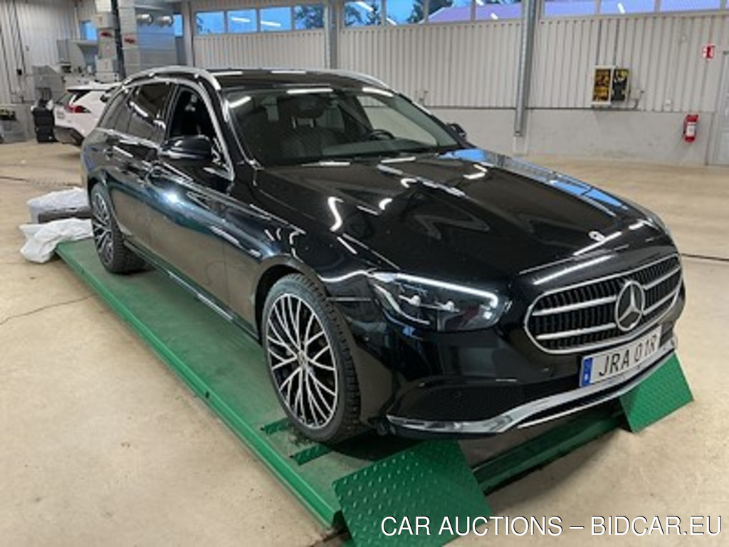 Mercedes-Benz E-Class 300 de T 4MATIC Avantgarde Drag Kamera