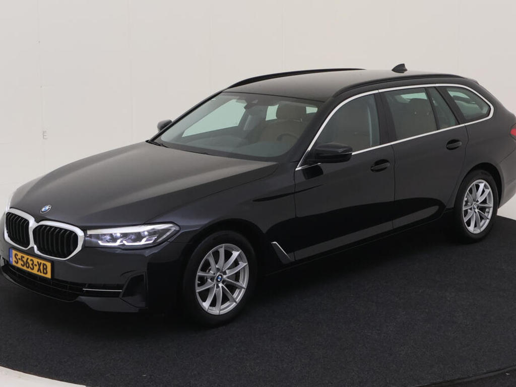 BMW 5-SERIE TOURING 520I 184PK AUT BUSINESS EDITION PLUS SAFETY PARK LEER ASSIST, 2023