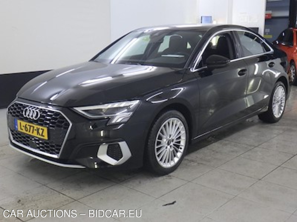 Audi A3 limousine 30 TFSI S tronic Business edition 4d