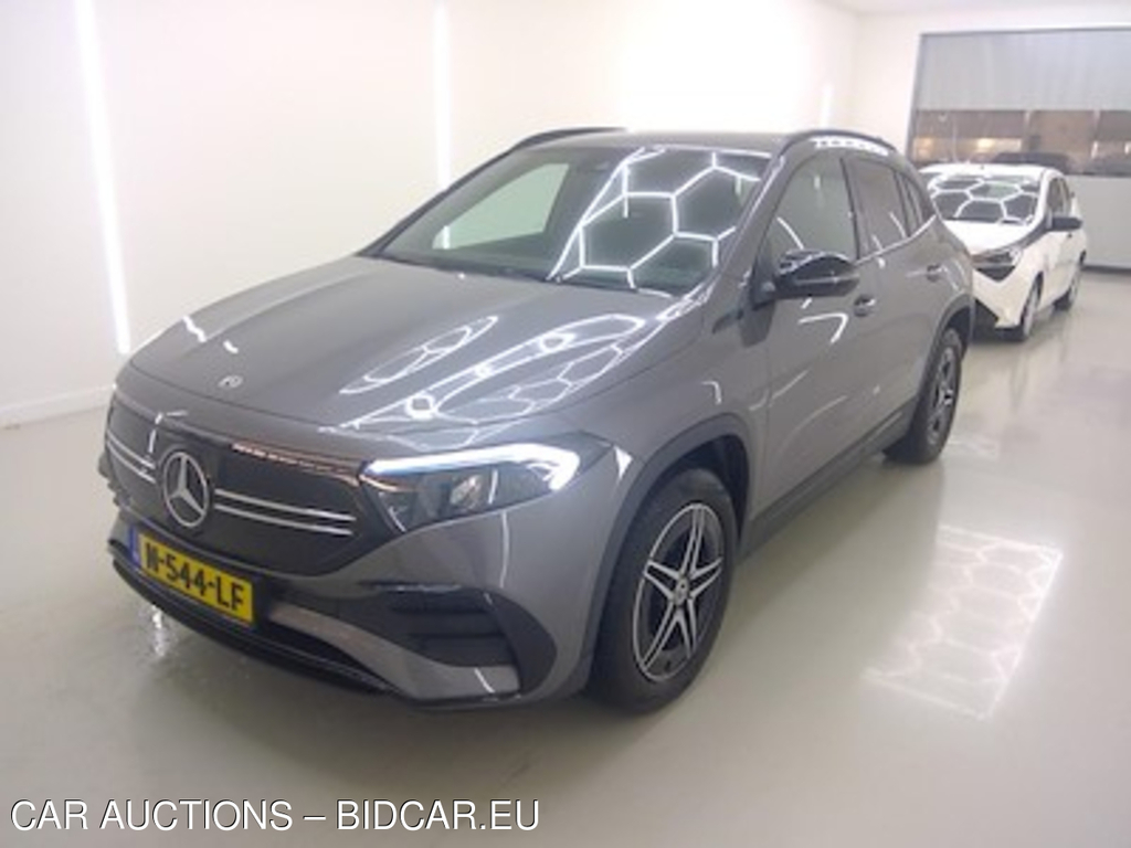 Mercedes-Benz EQA 300 Bus Sol AMG 4MATIC auto 5d