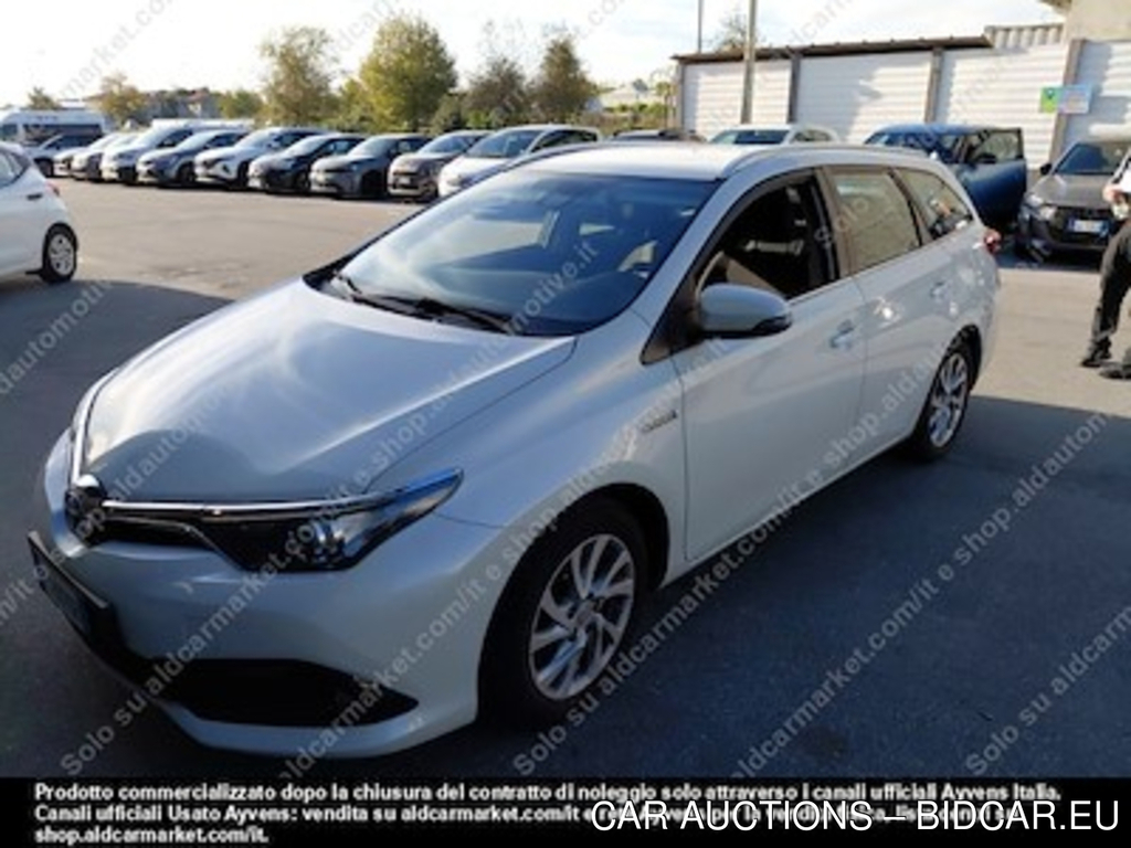 Toyota auris touring sports hybrid business -