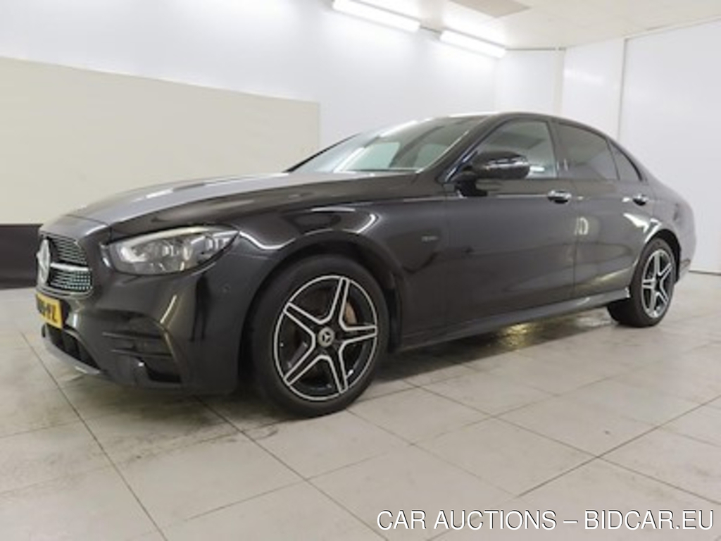 Mercedes-Benz E-klasse limousine E 300 e 9G-TRONIC Bus Sol AMG 4d