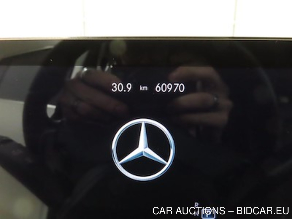 Mercedes-Benz GLA GLA 180 DCT Business Solution Luxury 5d