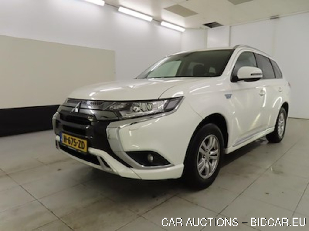 Mitsubishi Outlander PHEV Pure 5d