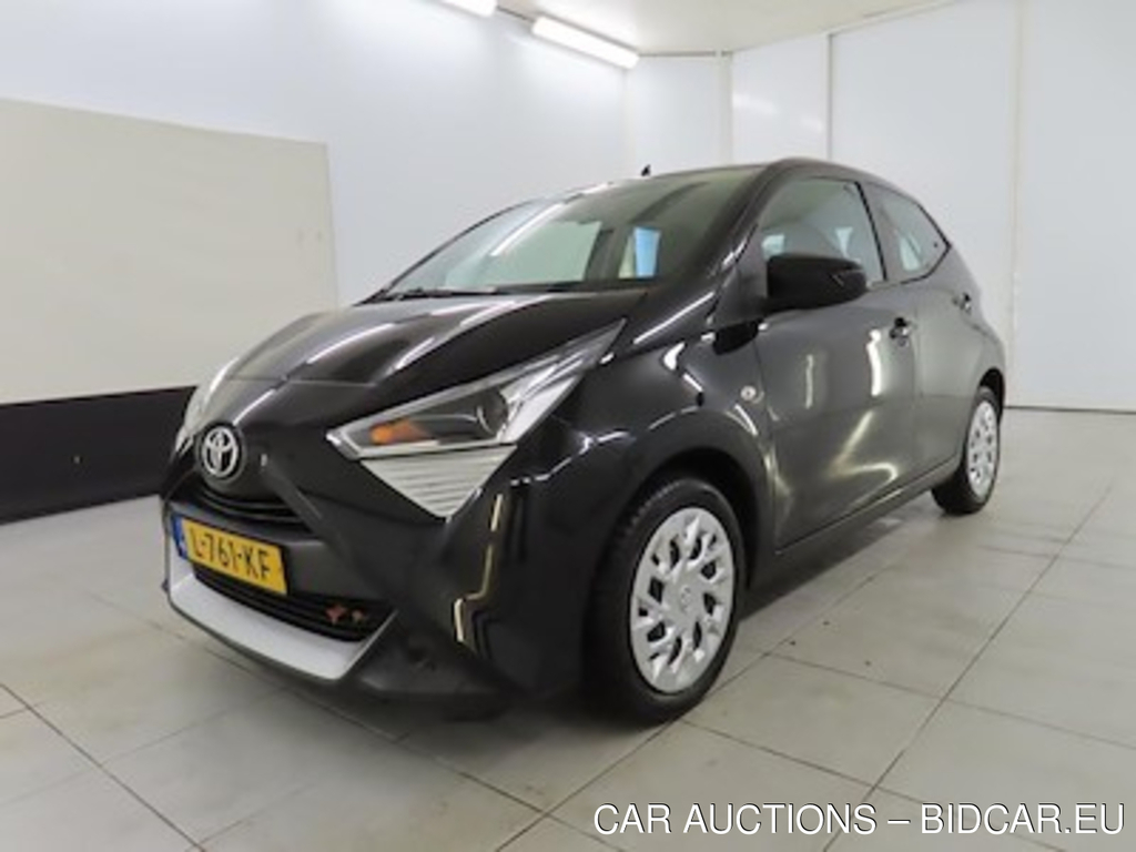 Toyota Aygo 1.0 VVT-i x-play 5d