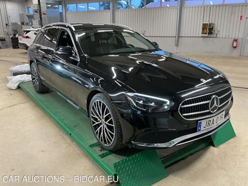 Mercedes-Benz E-Class 300 de T 4MATIC Avantgarde Drag Kamera