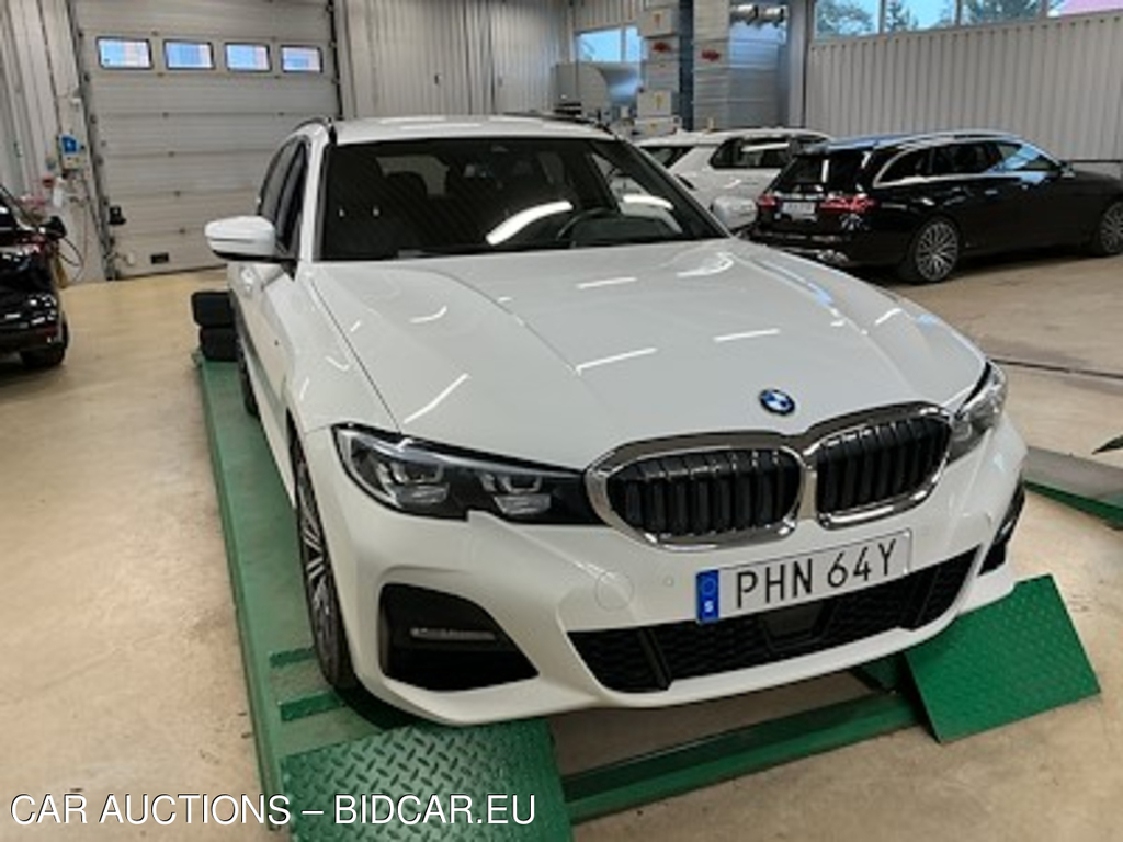 BMW 3-serie 330e xDrive Touring M Sport Drag HiFi Adaptiv Fart