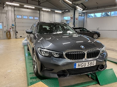 BMW Series 3 330e Touring Sport Line Drag