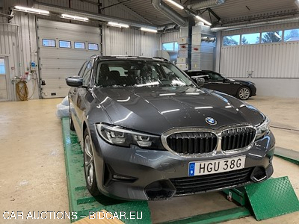 BMW Series 3 330e Touring Sport Line Drag