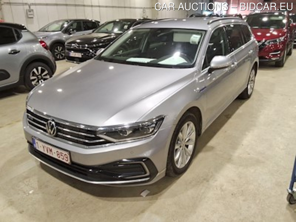 Volkswagen Passat 1.4 TSI MSQ VARIANT GTE BUSINESS