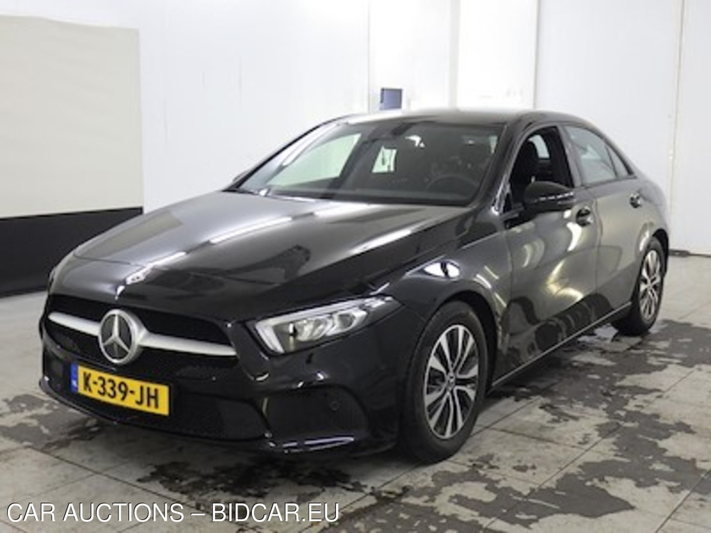 Mercedes-Benz A-klasse limousine A 180 7G-DCT Business Solution 4d