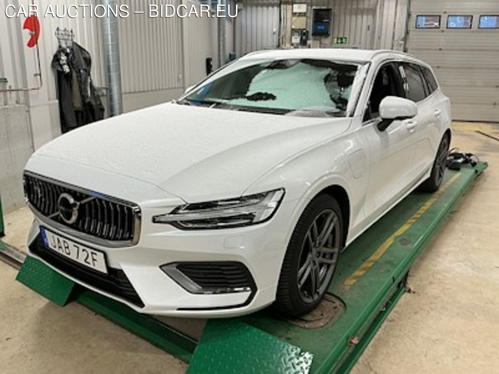 Volvo V60 Recharge T6 AWD 350hk Core Bright