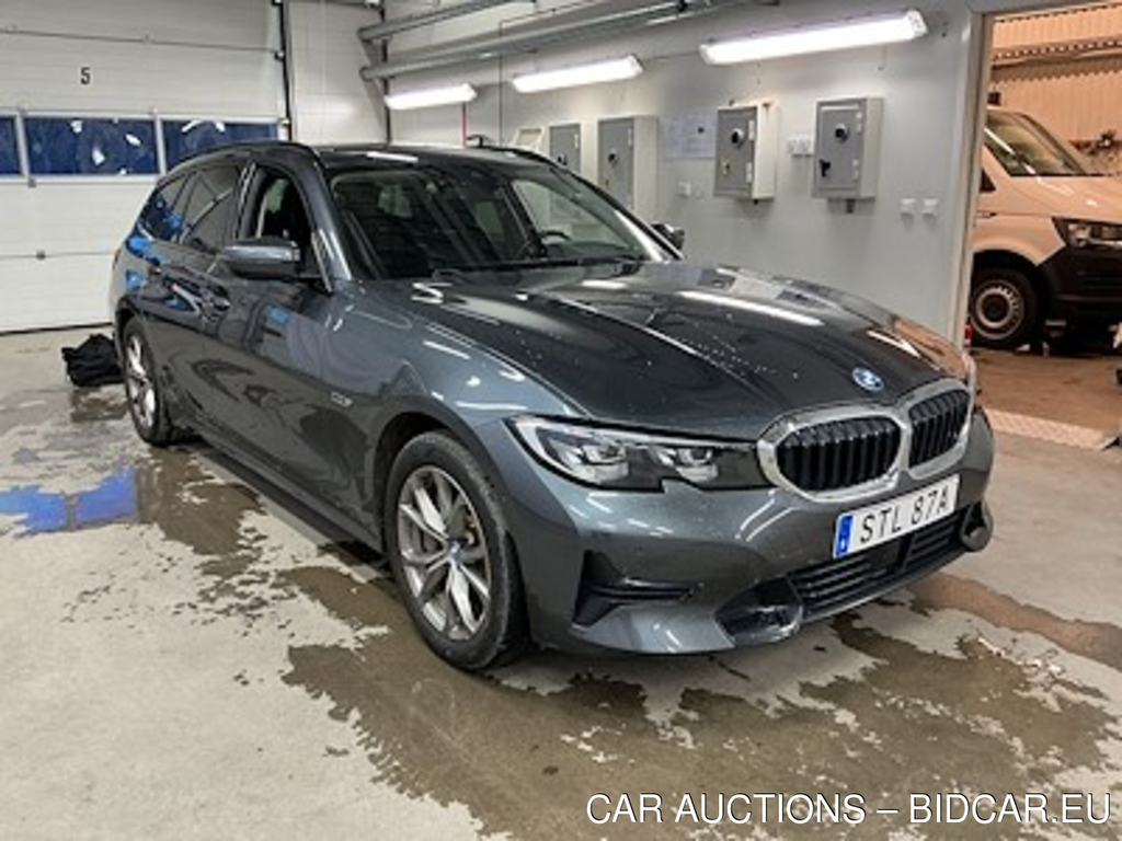 BMW 3-serie 330e xDrive Touring Sport Line Drag Rattvarme