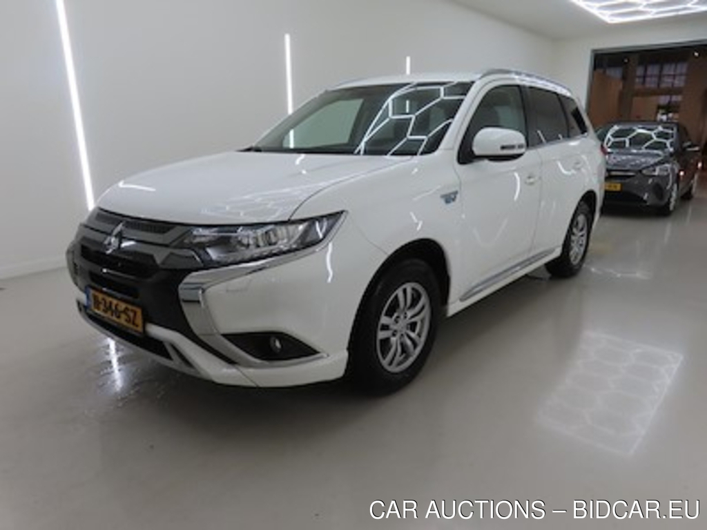 Mitsubishi Outlander PHEV Pure 5d