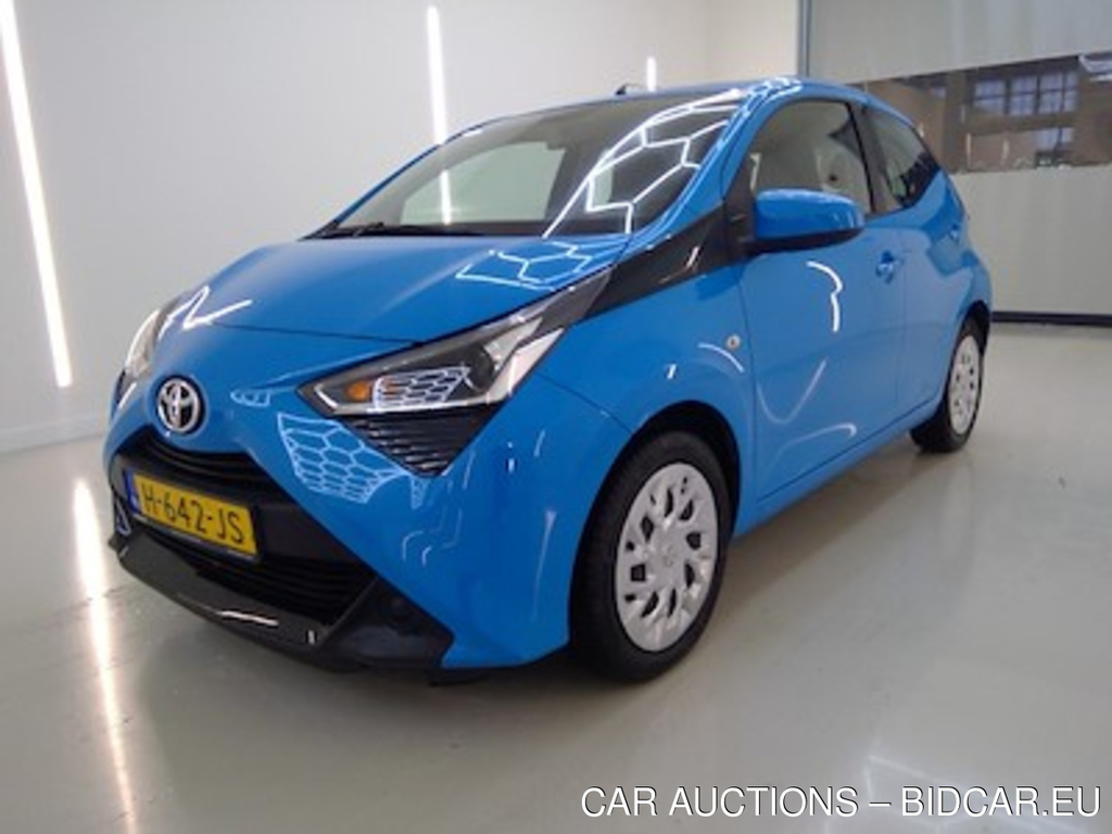 Toyota Aygo 1.0 VVT-i x-play 5d