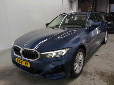 BMW 330 eA 215kW PHEV touring, 2023