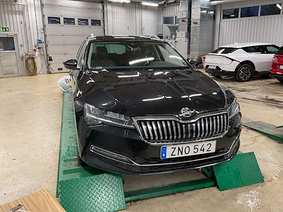 Skoda Superb 2.0TDI 4x4 Combi Style Business Drag Lader