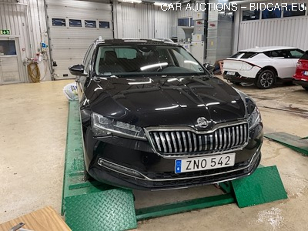 Skoda Superb 2.0TDI 4x4 Combi Style Business Drag Lader