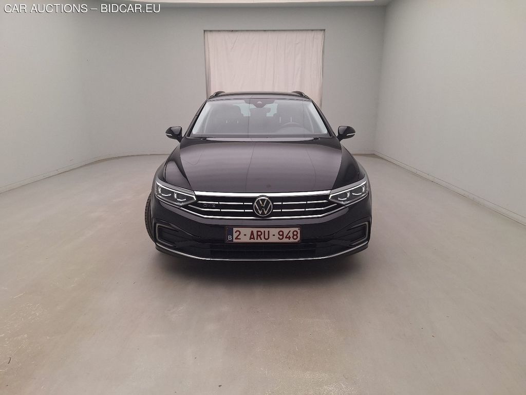 Volkswagen Passat-variant- VARIANT FL19. VOLKSWAGEN PASSAT VARIANT 1.4 TSI DSG6 GTE BUSINES, 2021