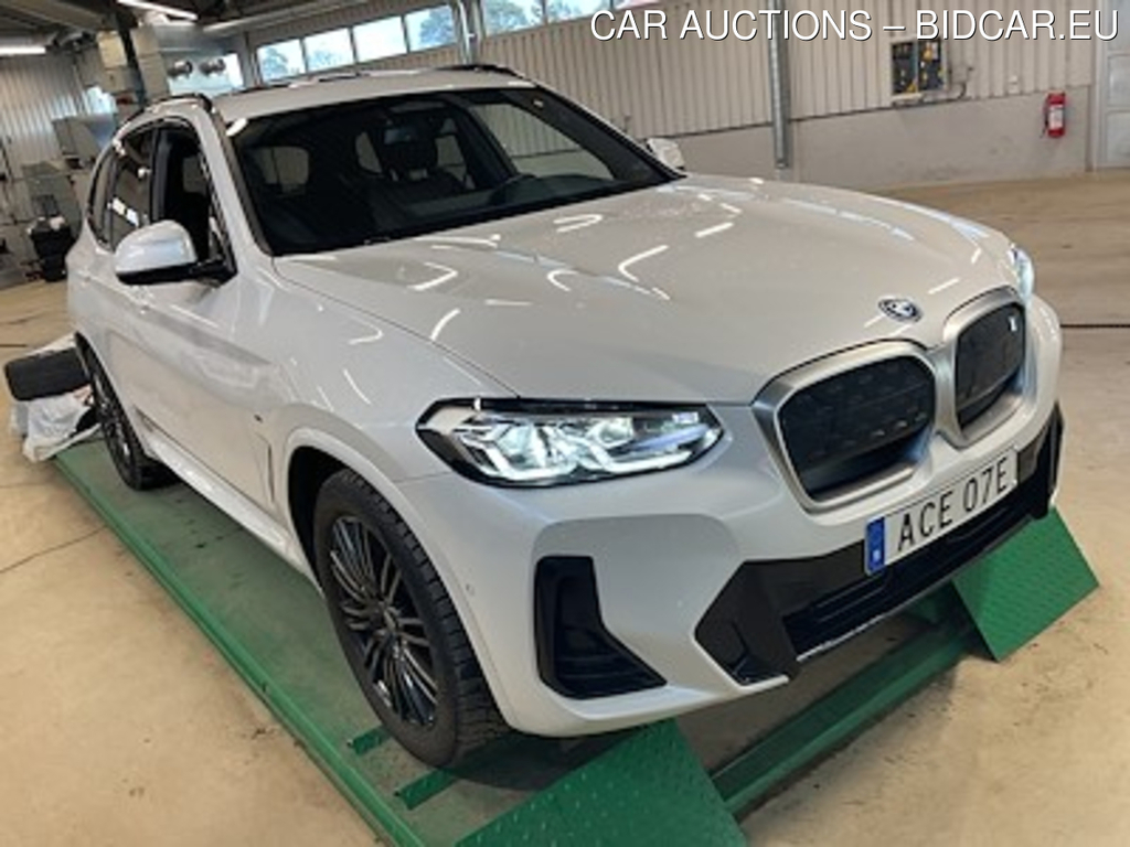 BMW Ix3 Charged M Sport Shadow Line Drag
