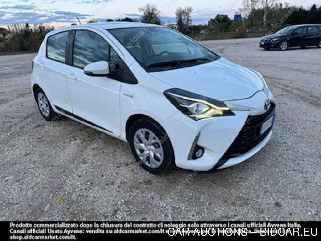Toyota yaris 1.5 hybrid active hatchback -