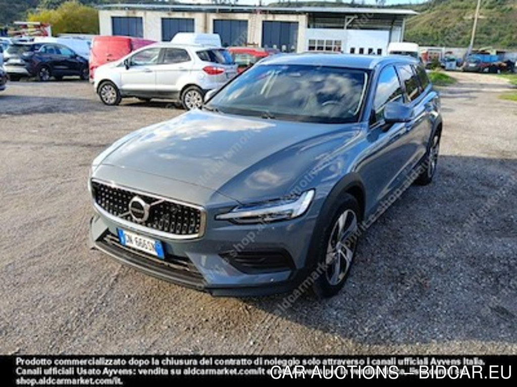 Volvo v60 cross count B4 D -