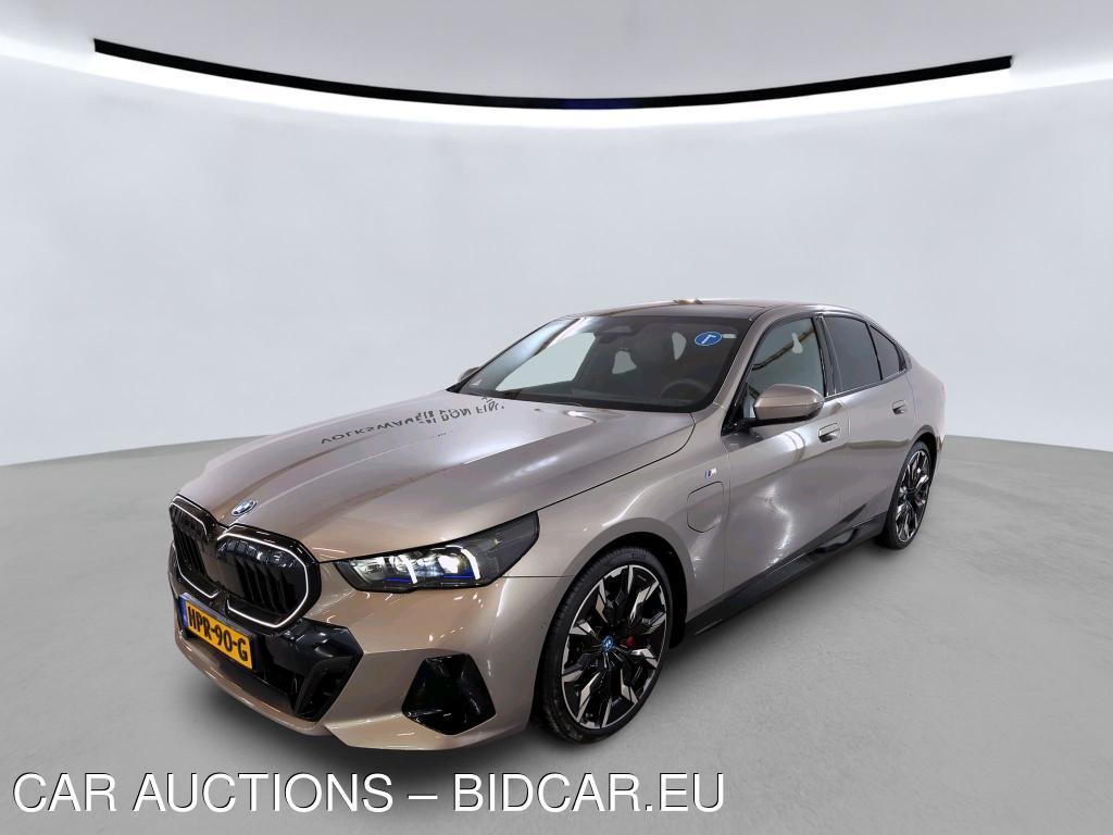 BMW 5-SERIE 530E 299PK AUT M SPORT PRO EDITION COMF INNO STOELEN TRAVEL PANO, 2025