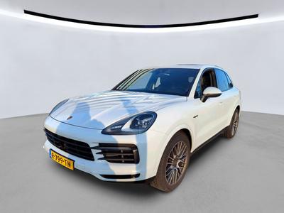 Porsche Cayenne 3.0 E-HYBRID 462PK TIPTR. PLATINUM EDITION ACHTERAS AIRSUS PARK, 2022