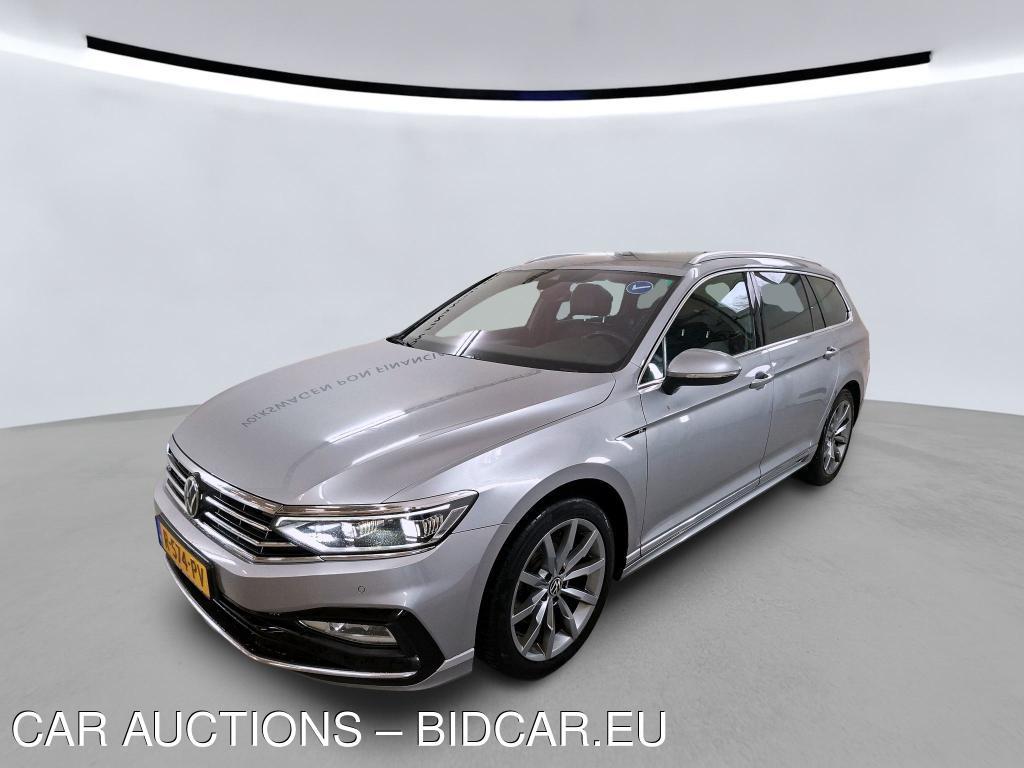Volkswagen Passat variant 1.5 TSI 150PK DSG R-LINE BUSINESS+ STYLE TREKHAAK LEDER, 2022